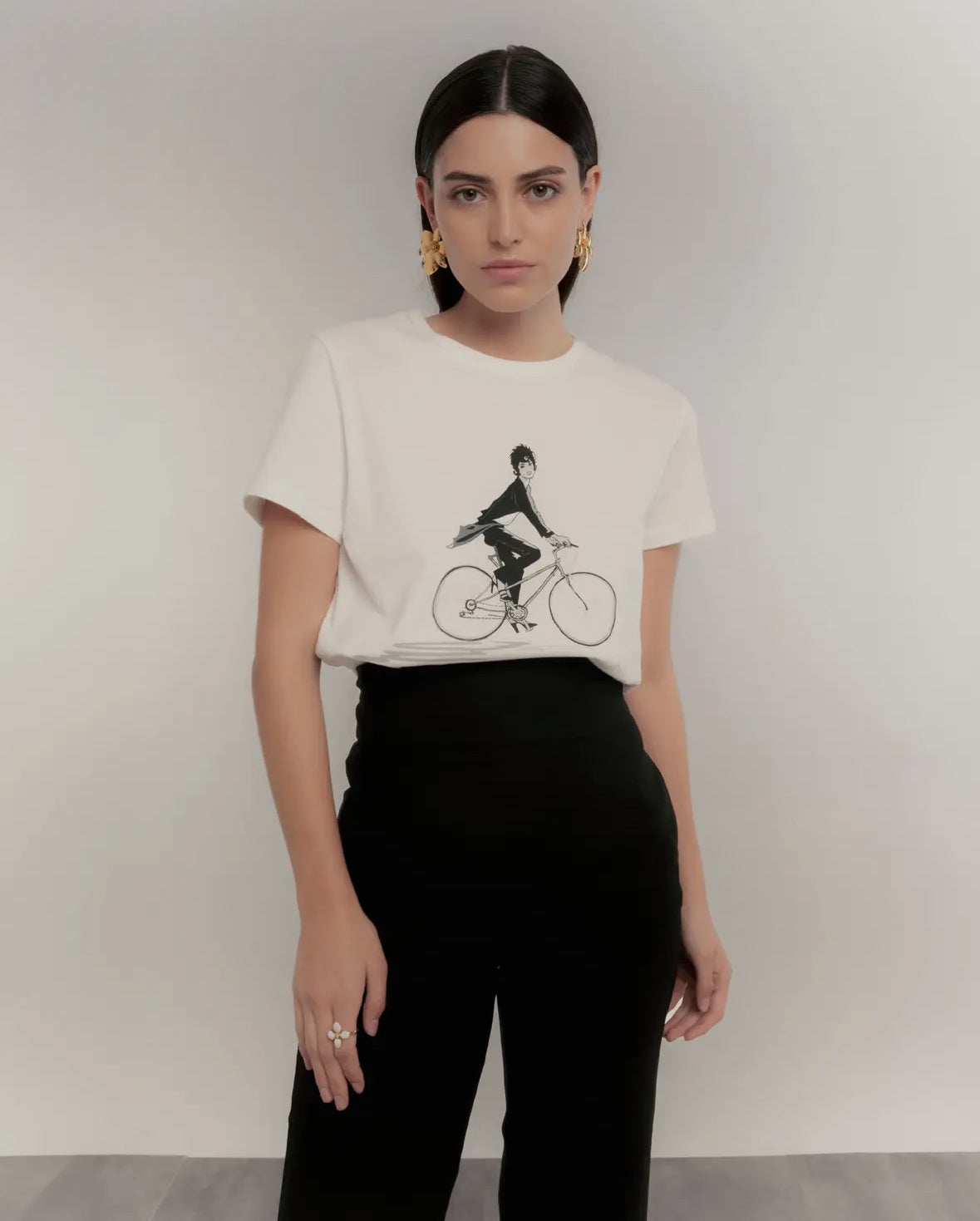 White short sleeve Tee-shirt by Dolores Promesas